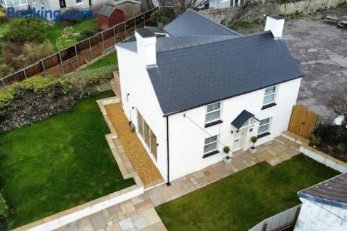 Luxury 3 Bedroom Cottage Retreat Near Bridgend Beaches M4 with Garden Workspace Sleeps 6 - Image 1