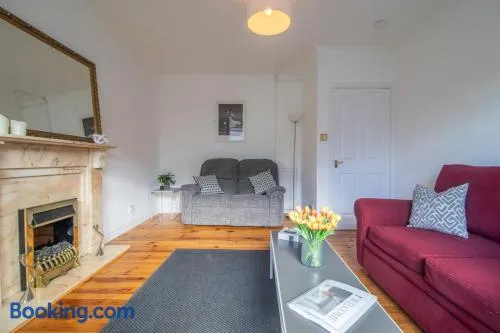 Ashgrove House - 3 bedroom - Image 1