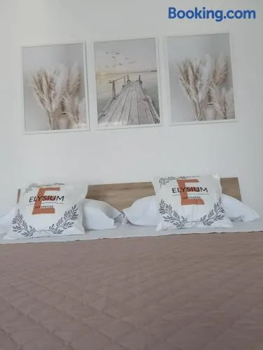 Elysium Guesthouse - Image 1