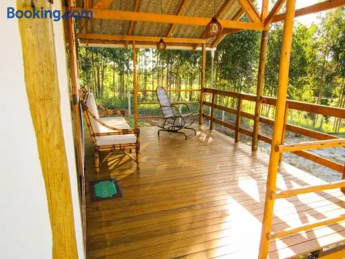 Cabana de Barro com Banheira Refúgio de Paz perto de Curitiba - Image 1
