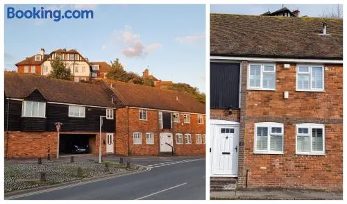 11 The Strand in the heart of Rye - Image 1