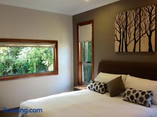 Mistinthegumtrees Eco Luxury Cabins - Image 1