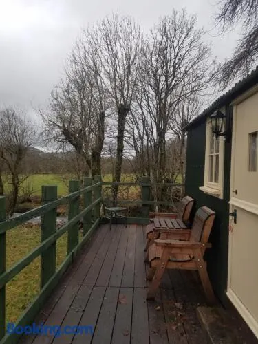 Rhydydefaid Cwt Clyd - Cosy Hut - Image 1