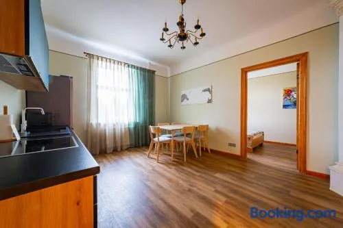 Just Renovated Stories Apartment Free parking - Image 1