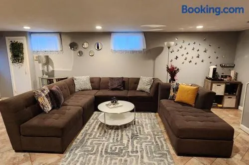 Beautiful & Cozy one Bedroom Apartment near Boston & Airport - Image 1