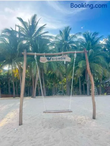 W Sichon Beachfront Homestay - Image 1