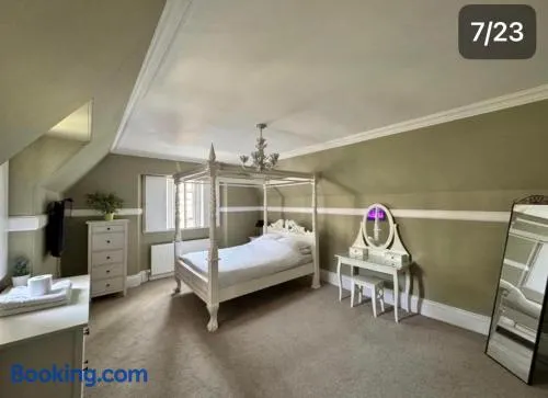Dundee Beds - Image 1