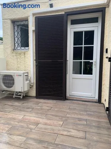 Appartement F2 agréable avec terrasse - Image 1