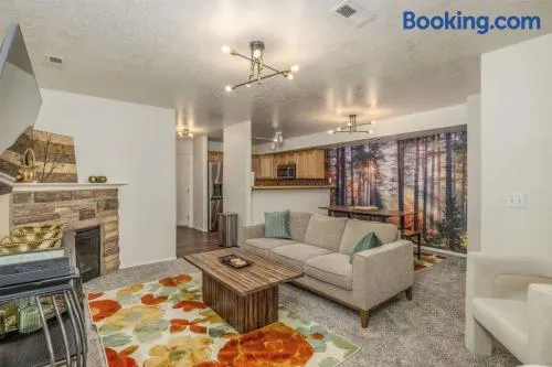 The Corbin Park Cozy Corner- Post Falls Modern Townhome - Image 1
