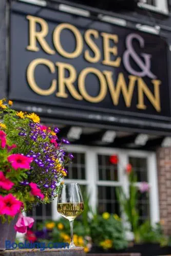 Rose & Crown Rooms - Image 1
