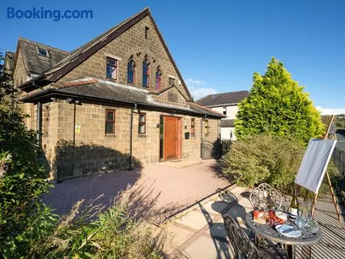 5 Bed in Keighley oc-88390 - Image 1