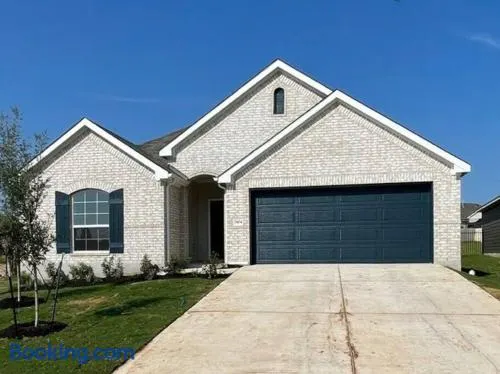 Quite big home near Tesla & COTA - Image 1