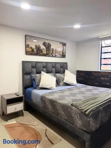 Apartamento moderno a 15 min del aeropuerto dorado Bogota - Image 1