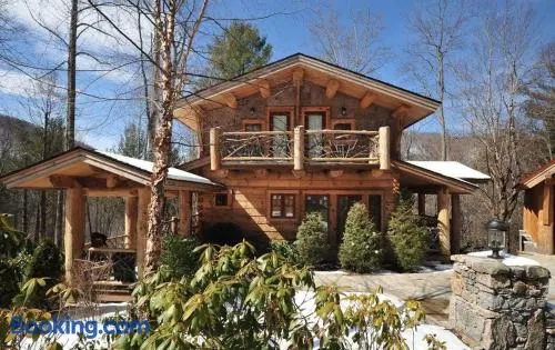 Red Stag Lodge at Eagles Nest - Image 1