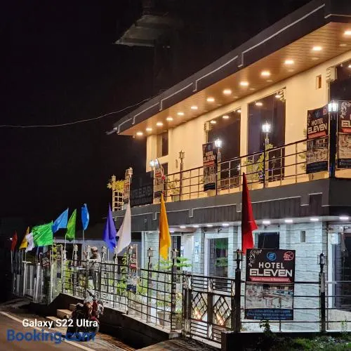 Hotel Eleven Guest House & Restaurant - Image 1