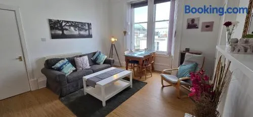 Grindlay Street Residence, 2 Bedroom, 2 Bathroom apartment close to Castle - Image 1
