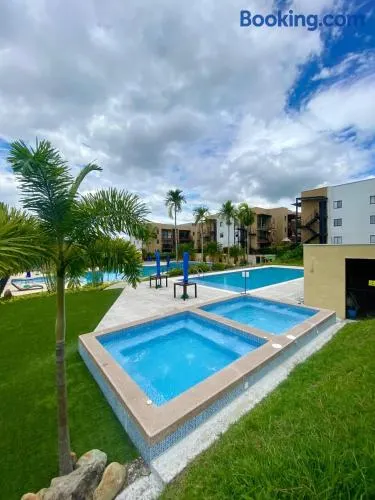 Apartamento con piscinas y jacuzzi - Image 1