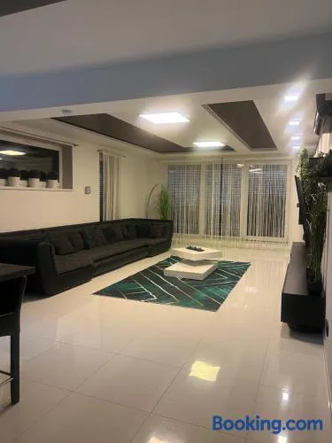 Green Penthouse - Image 1