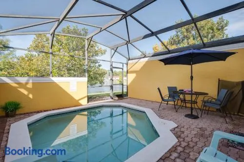 Elegant Townhome with Water View - Image 1