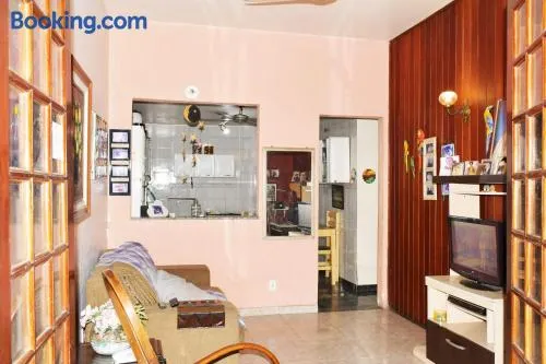 Casa com Quarto Duplo com Banheiro Privativo - Image 1
