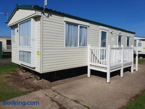 Sealands Everglade II:- 6 Berth, Central Heated Access to the beach - Image 1