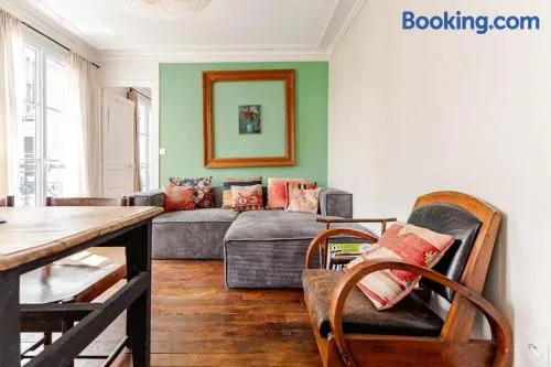 Appartement confortable à Paris de 50 m² - Image 1
