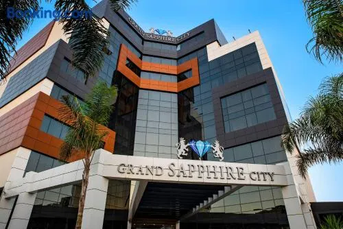 Grand Sapphire City Hotel - Image 1