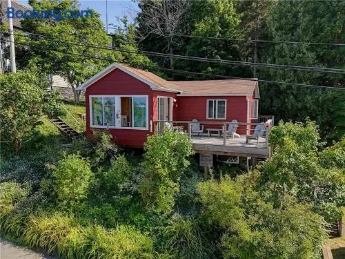 Cute Cottage Overlooking Sodus Bay- Direct Water Access - Image 1