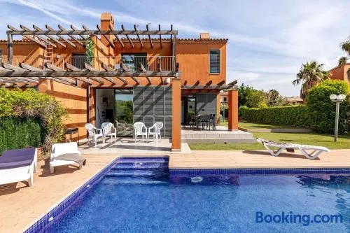 Family Home Pool & Beach, Port Aventura, BBQ, Bonmont Golf - Image 1