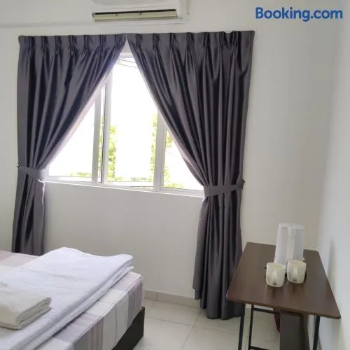 Happpy Impiana Guest House - Image 1
