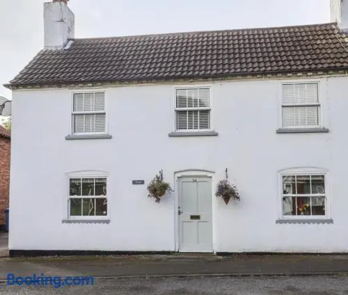 Tivoli-A cosy, well equipped, pet friendly cottage - Image 1