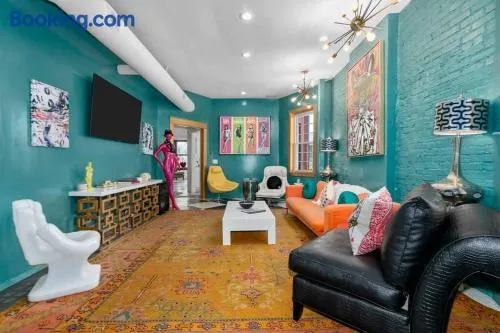 3 Bedroom Penthouse Downtown Close to Everything - Image 1