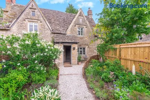 Cotswold Stone Cottage - Image 1