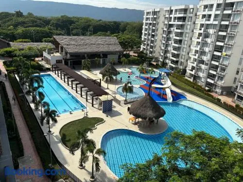 Ricaurte Apto Premium en Peñazul La Morada AC Vista BBQ y Piscinas Ultimo Piso - Image 1