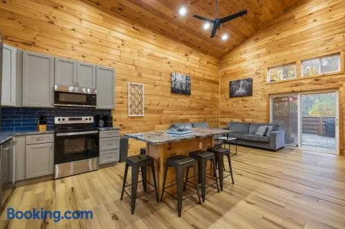 New listing-- Hocking Hills Modern Cabin - Image 1