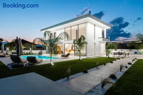 Sunshine Villa - Image 1