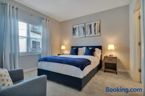 Midtown Escape Inman Park near Mercedes-Benz stadium- Free Parking - Image 1