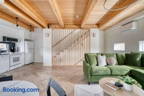 Stay Portland - Alberta Arts District Hideaway - Stylish Townhome - Image 1