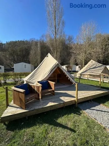 bell tent - Image 1