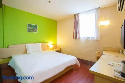 7Days Inn Shenzhen Guomao Metro Station - Image 1