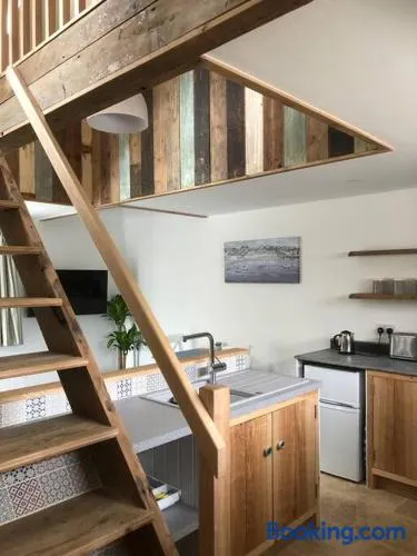 Cosy Rustic Annex in quiet Cornwall Village - Image 1