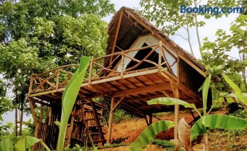 Jungle bar Resto & Cottages - Image 1