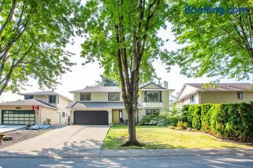 Peaceful Getaway in a Quiet Neighborhood - Image 1