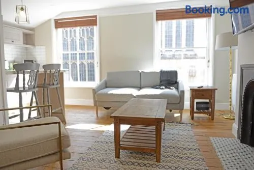 Cathedral View Apartment, Flat 3 - Image 1