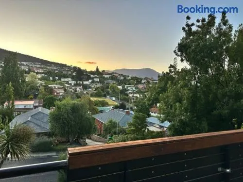 Mt Wellington Balcony House - Wake Up to the Summit - Image 1