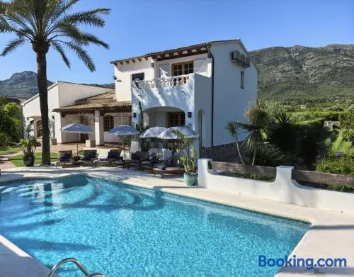 VILLA ENRI · 4BR Villa & Optional 2BR Guest House - Image 1