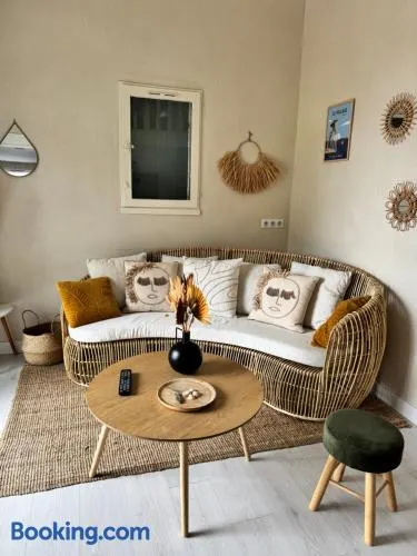 Appartement proche village naturiste, terrasse et parking - Image 1
