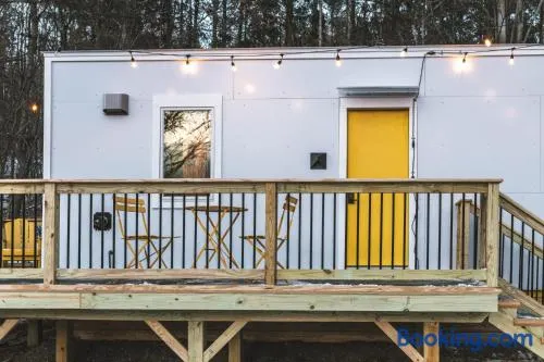 Modern Tiny House with hot tub & river near Stowe - Image 1