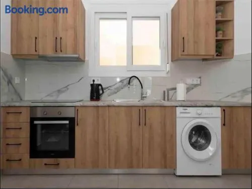 Mimikas Apartment - Image 1