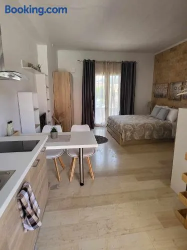 Cielo Studio & Apartments - Image 1